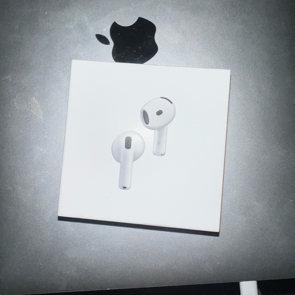 Apple AirPods 4 with Active Noise Cancellation